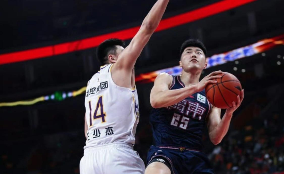 来了！挤走张皓嘉！广东男篮正式补强锋线三号位的简单介绍