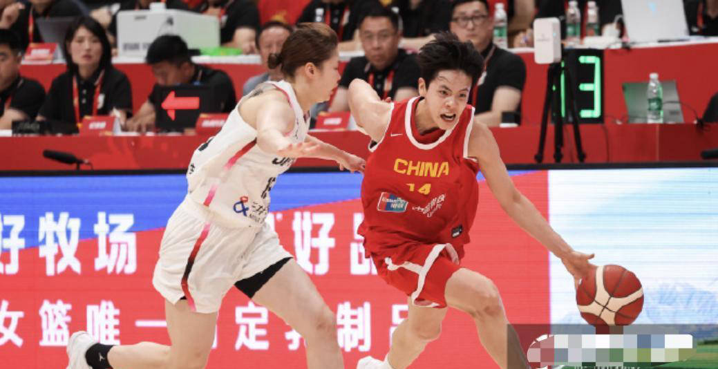 中国女篮打出历史性高度，日本女篮打出世界级空切(亚运会中国女篮对日本女篮)