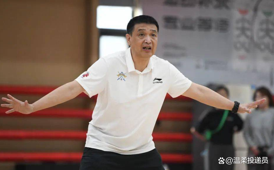 北控官宣：接受闵鹿蕾辞职致以崇高敬意聘请张庆鹏出任主教练(闵鹿蕾儿子闵伟凡资料)