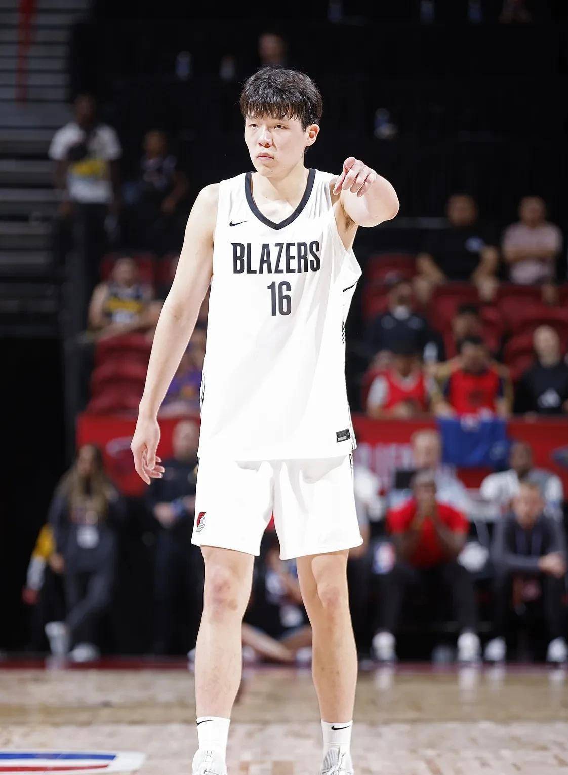 关于调整能力强！杨瀚森天崩开局随后5助攻3封盖定神的信息