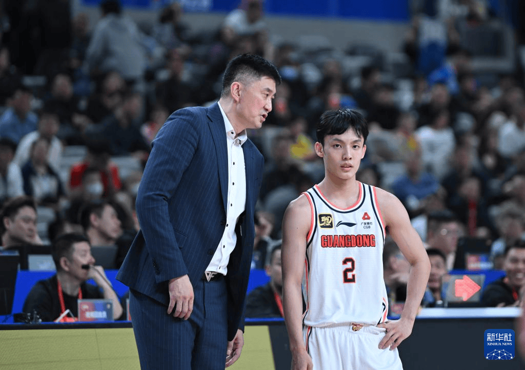 关于中锋大闹场，球队客场获胜喜人的信息