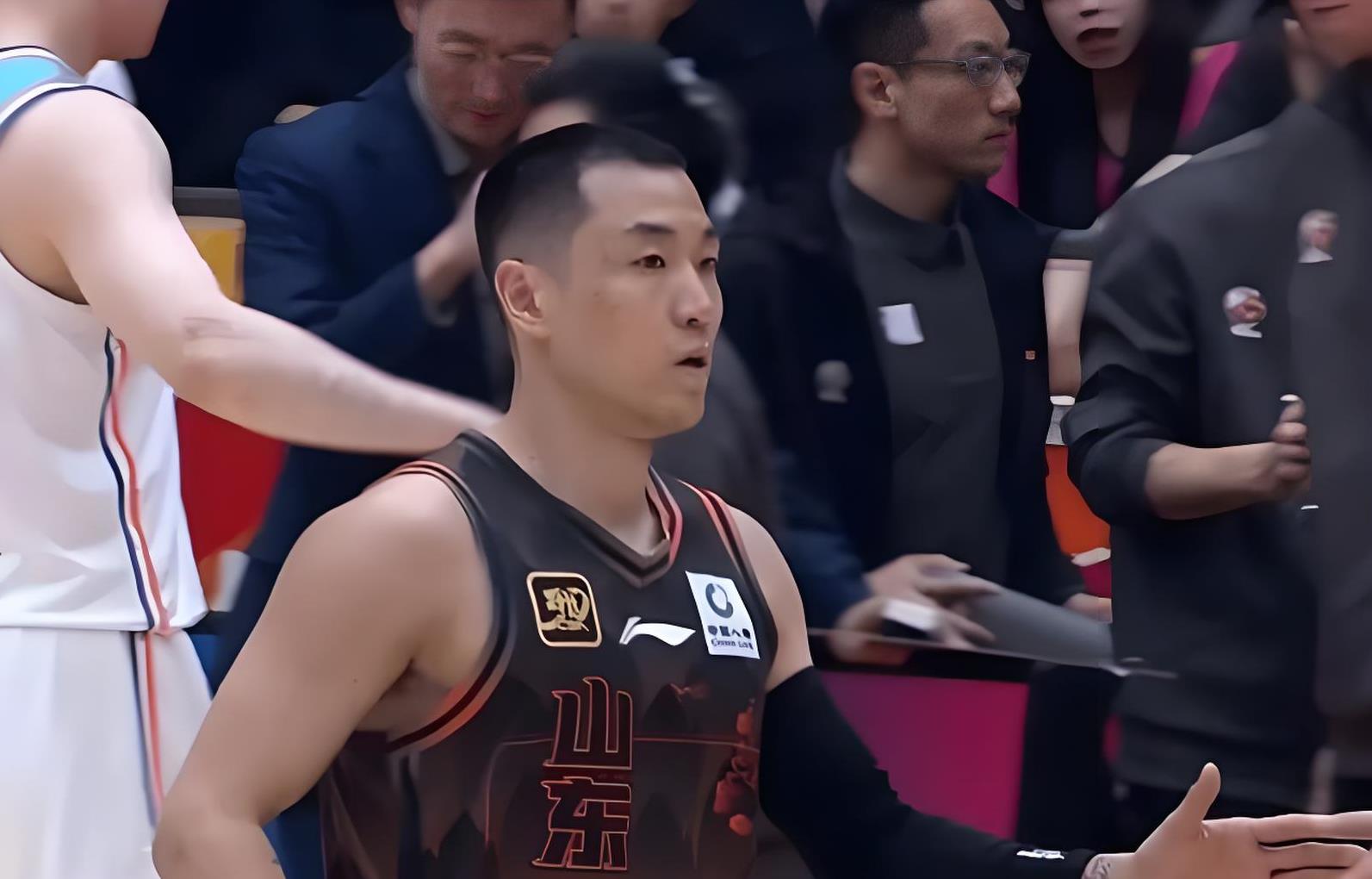 辽宁男篮神来之笔，赛场上演大逆转(辽宁男篮神来之笔,赛场上演大逆转视频)